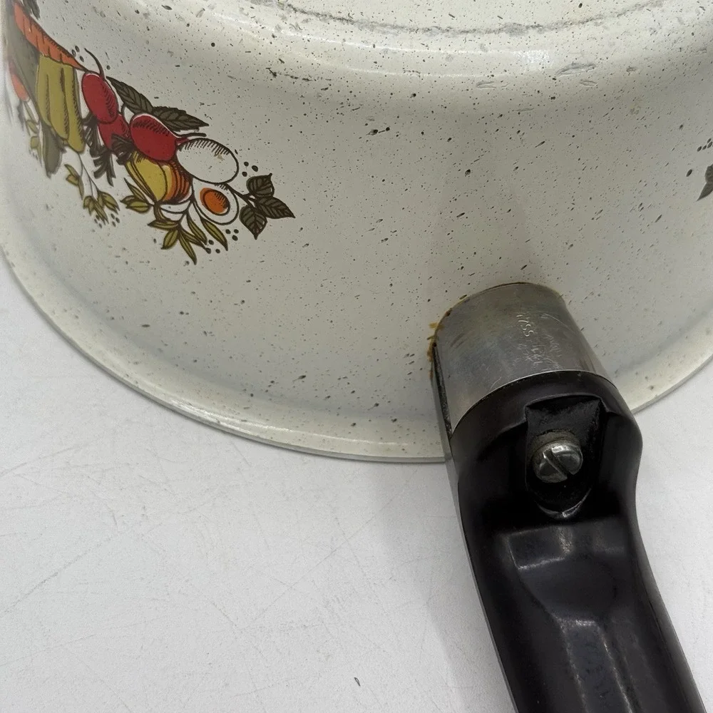 Vintage‎ 1970's Enamel 2 Quart Aluminum Pot W/Lid Fruit & Vegetable Medley USA